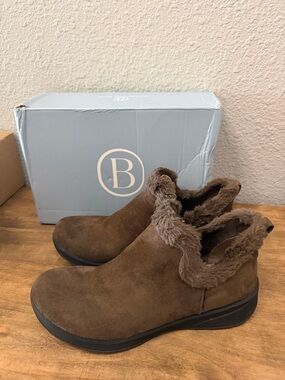 BZEES Life Stride Brown Suede Faux-Fur Lined Slip-On Boots 8.5W